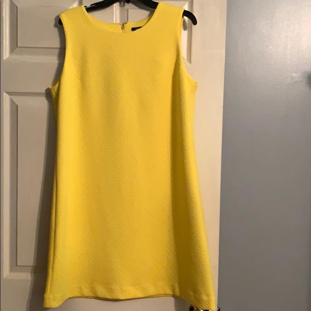 Lovely Ladies Tommy Hilfiger Yellow Dress